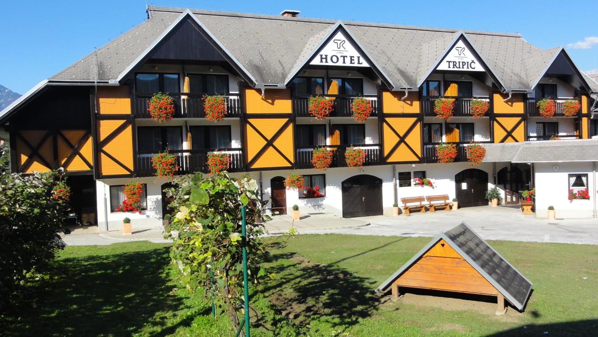 Hotel Tripic, Restaurant And Pizzeria Бохинь Экстерьер фото