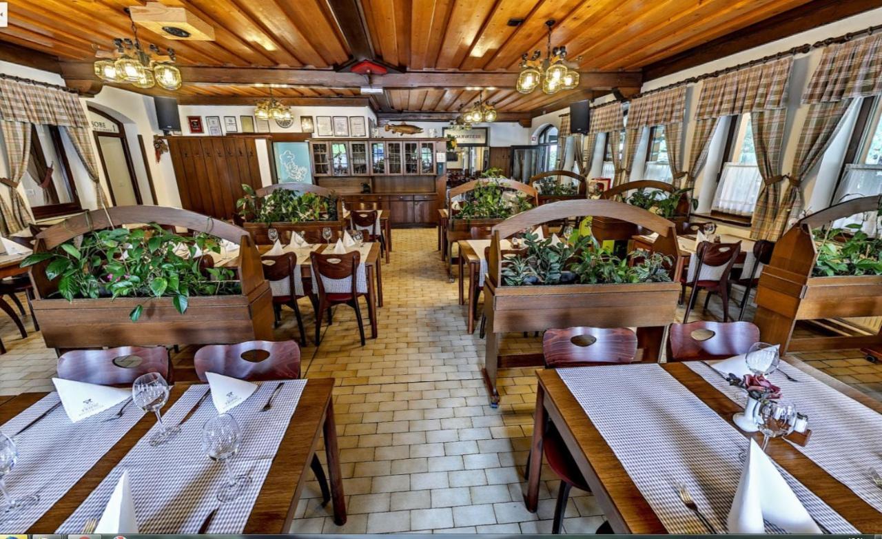 Hotel Tripic, Restaurant And Pizzeria Бохинь Экстерьер фото